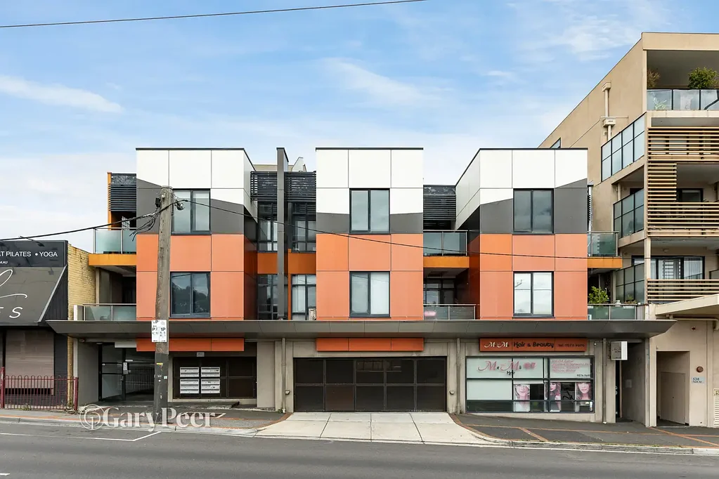 Ormond 2房 Ormond核心两卧公寓 安全私密 开放式设计 宽敞卧室 阳台宁静 全年户外生活 学区优越 咖啡馆环绕 停车位储物笼 Oversized & private in perfect locale