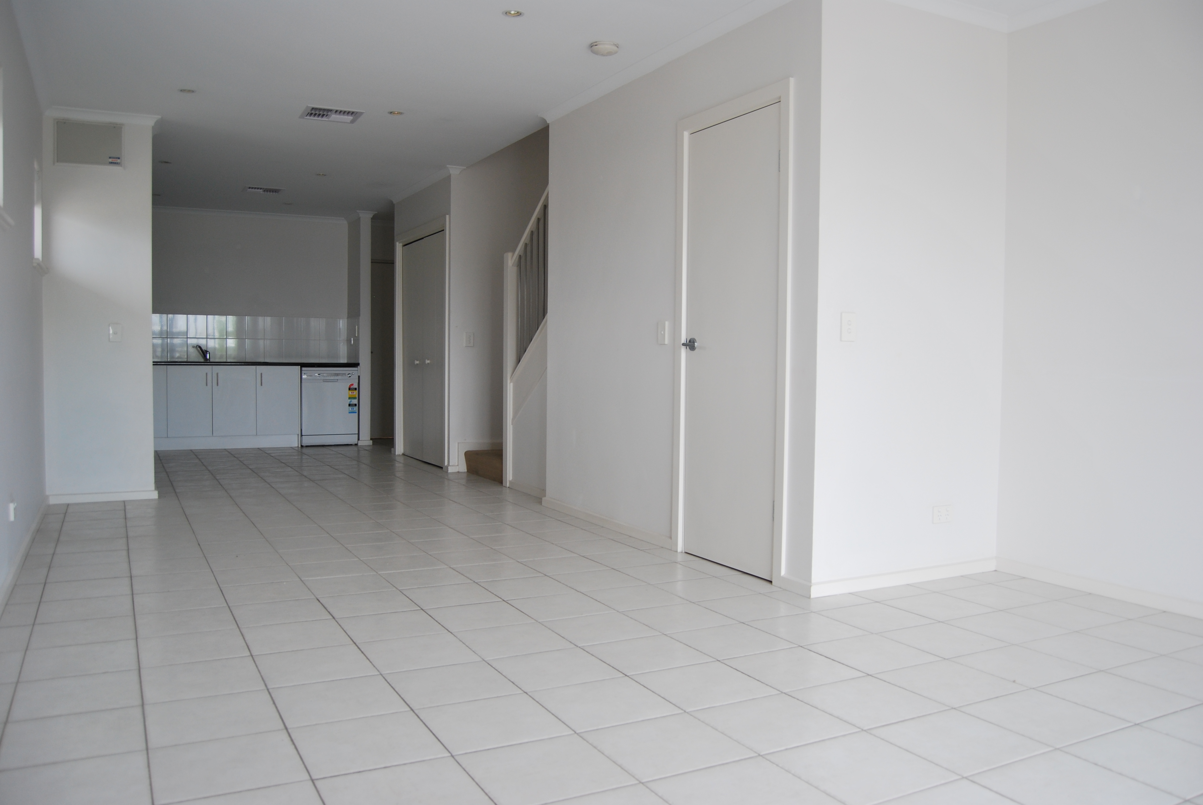 2-4 HURTLE PDE, MAWSON LAKES SA 5095, 0 habitaciones, 0 baños, Townhouse