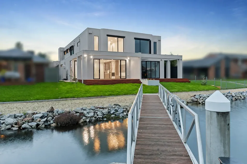Patterson Lakes 4Habitaciones Brand New: Now Complete - Redefining Luxury Waterfront Living