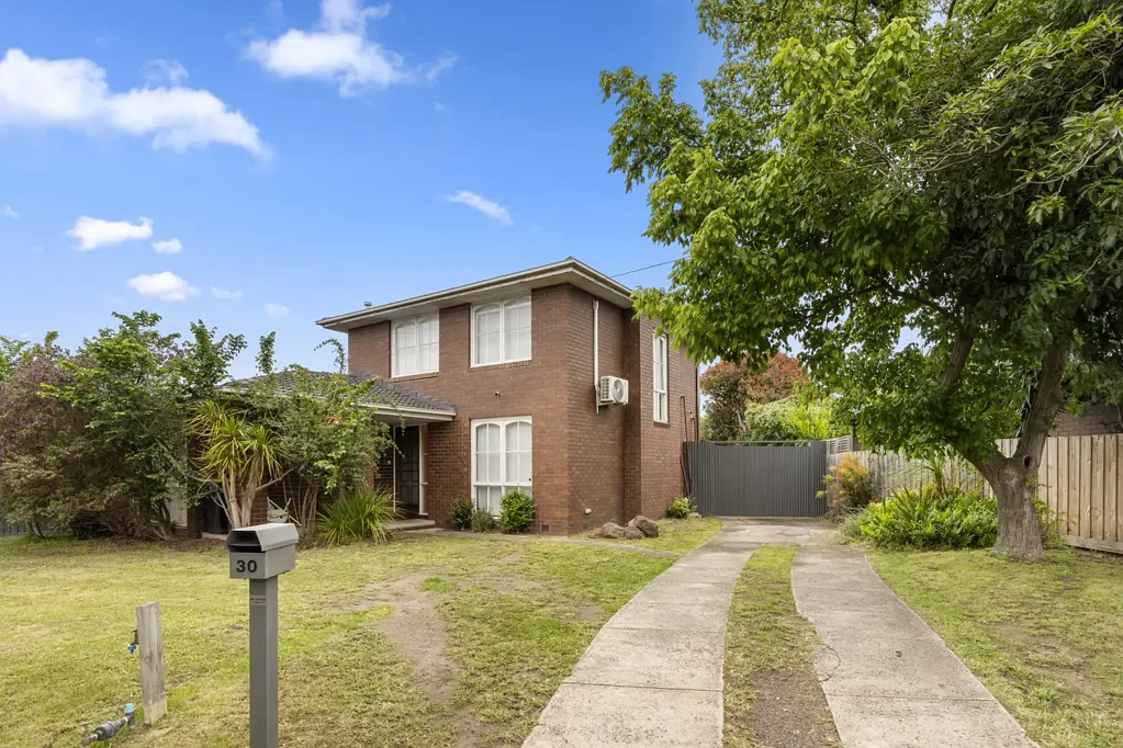 30 Tiverton Drive, Mulgrave, VIC 3170