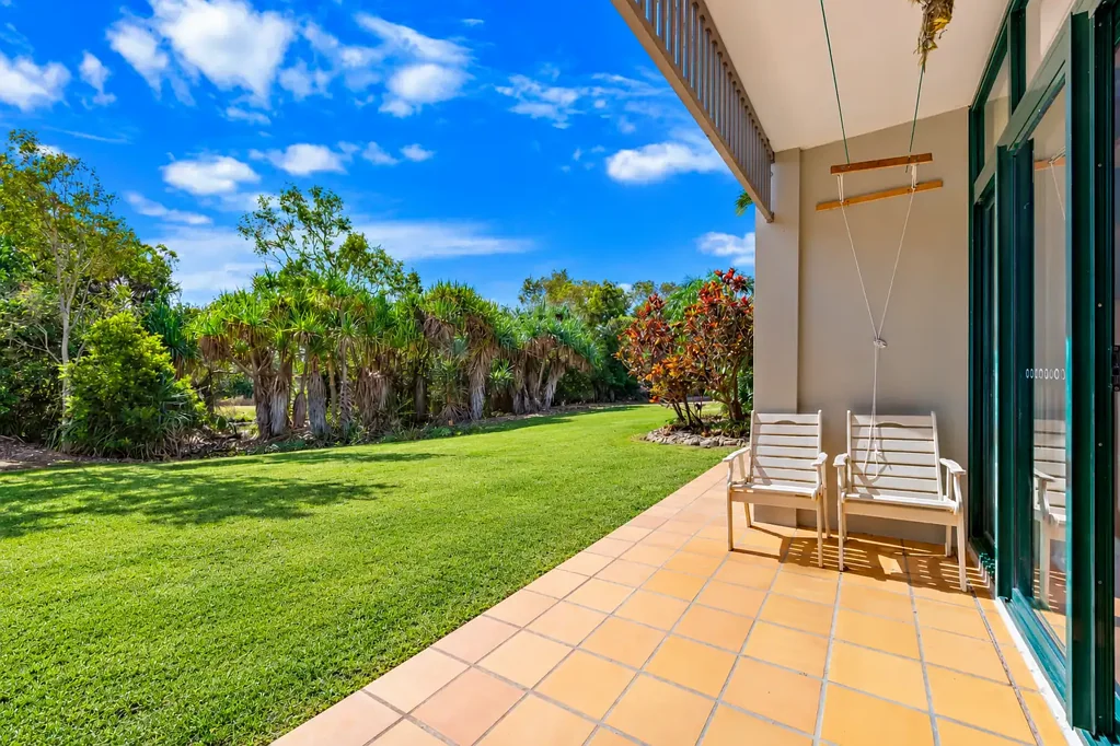 Laguna Quays 2Kwarto Private Ground-Floor End Condo in a Tropical Setting