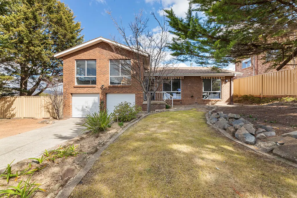 55 Dash Crescent, Fadden, ACT 2904