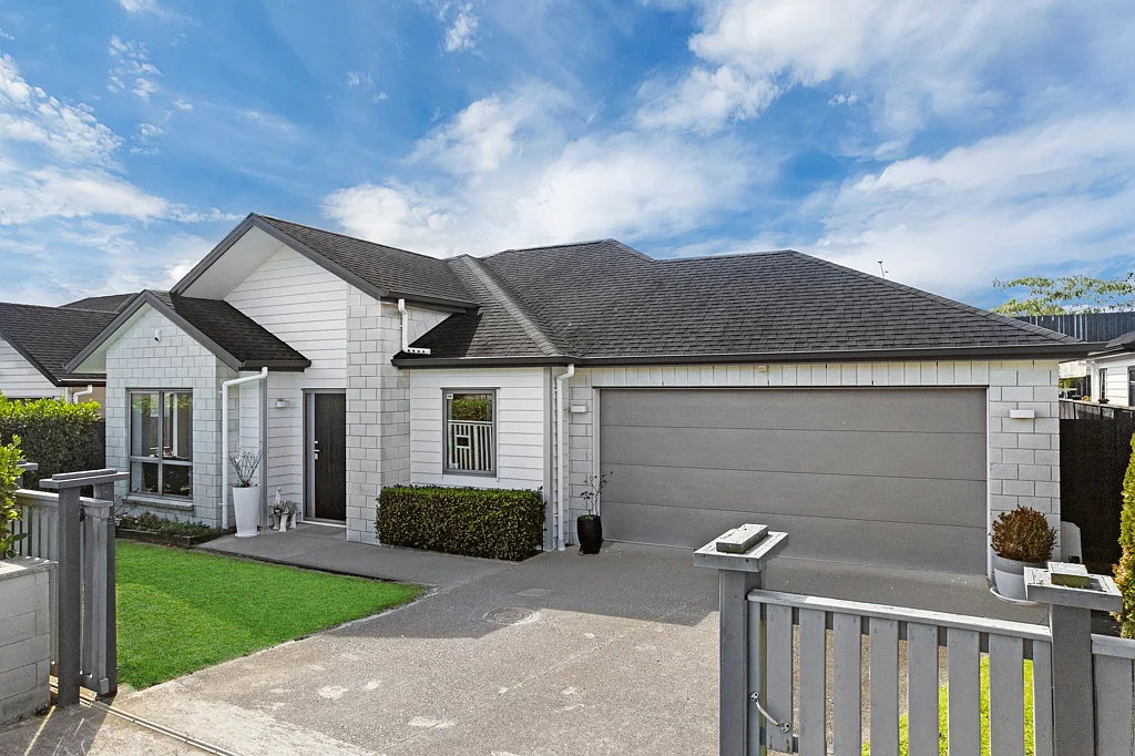 Karaka 4 Bedroom Immaculate Single-Level Home at Harbourside Karaka