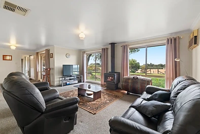 77 Lewis Road, Heathcote, VIC 3523, 3房, 2浴, House