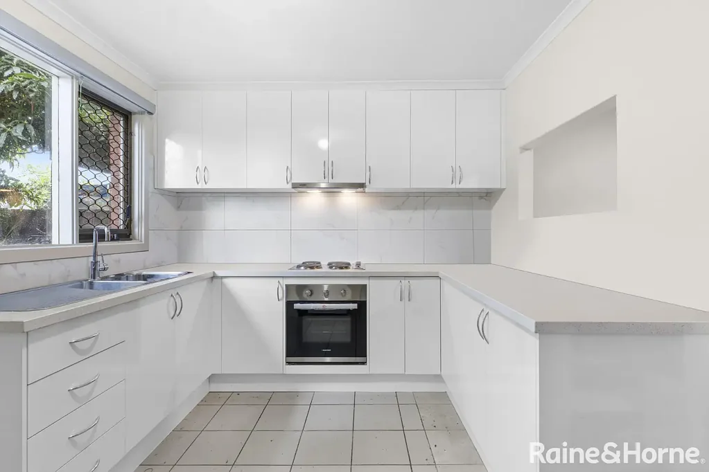4/41 Staughton Street, Melton South, VIC 3338