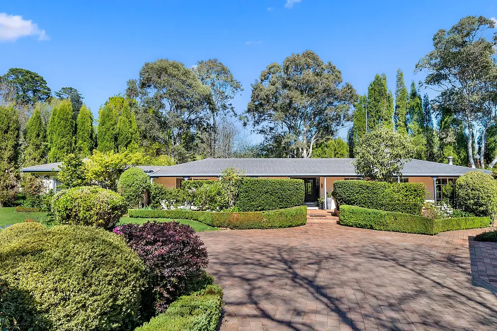 18 Nerang Street, Burradoo, NSW 2576