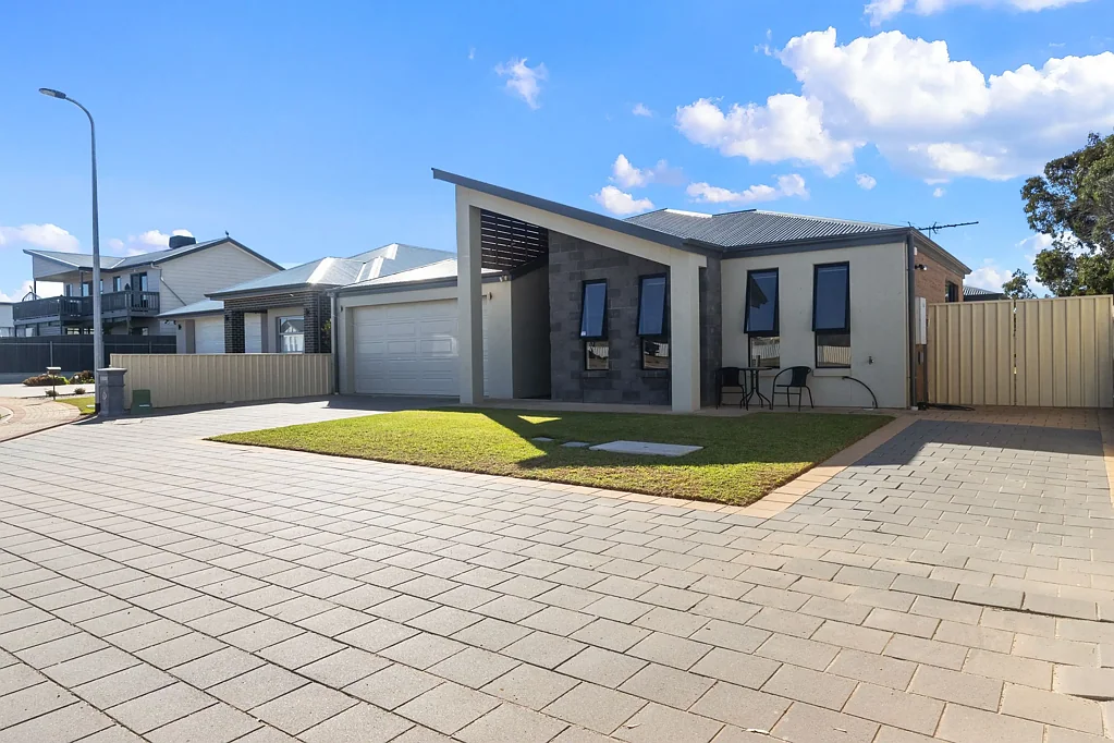 Ardrossan 4Kwarto Quality, Space & Style - Immaculate Family Home in Quiet Location