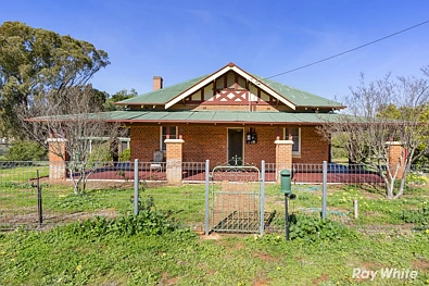 25 Cave Street, Ganmain, NSW 2702, 3 slaapkamers, 1 badkamers, House