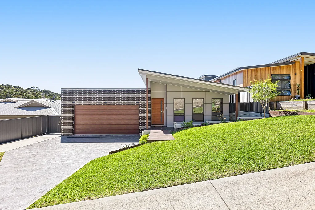 92 SYLVAN STREET, Malua Bay, NSW 2536