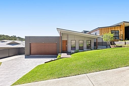 92 SYLVAN STREET, Malua Bay