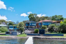 5 Excelsior Parade, Carey Bay