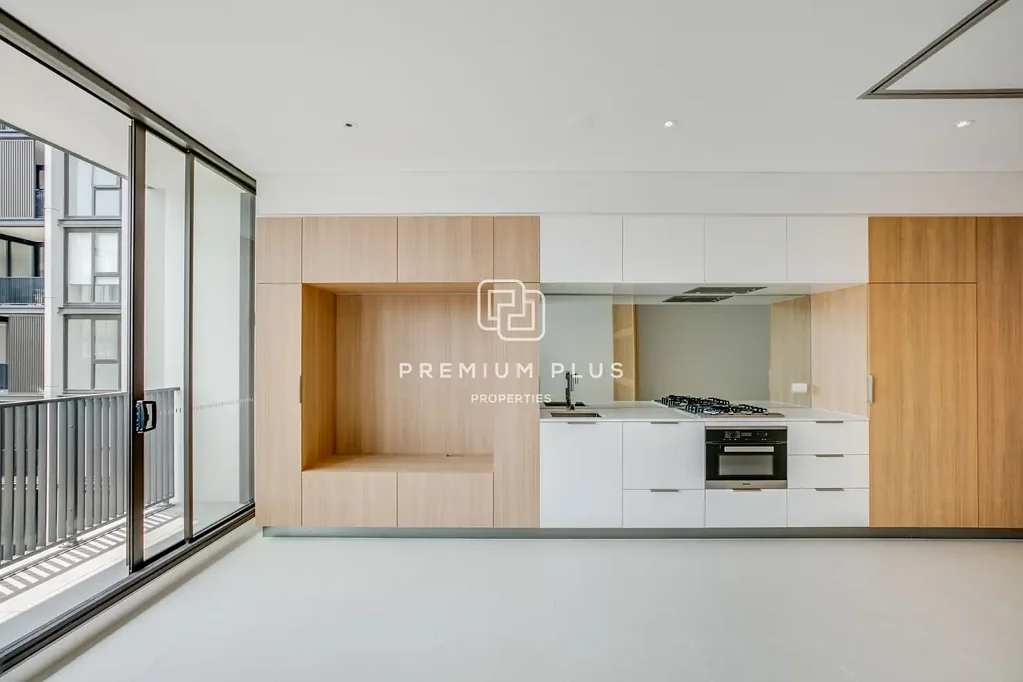 Waterloo Modern Studio in Award-Winning “Waterfall by Crown Group” – Prime Waterloo Location