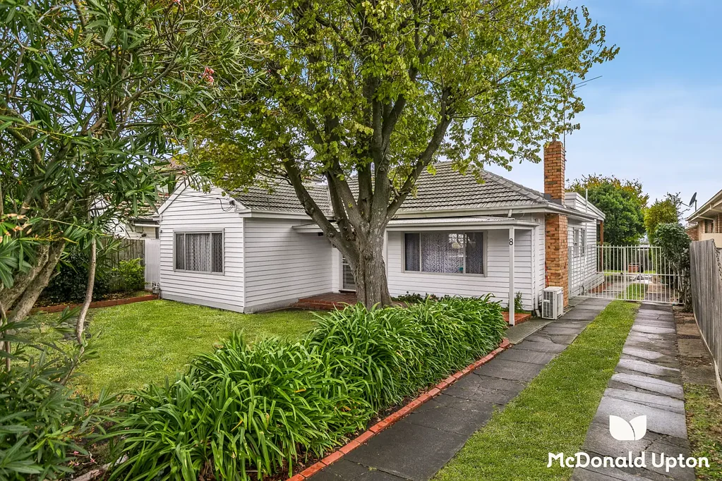 8 Dagonet Street, Strathmore, VIC 3041
