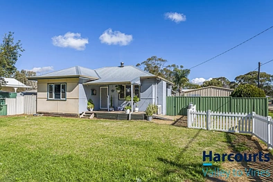 30 Lee Steere Street, Moora, WA 6510, 4 Schlafzimmer, 1 Badezimmer, House
