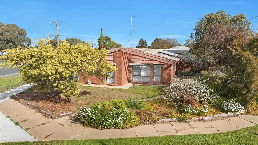Echuca 3 Bedroom There Is No Place Like Home - INVEST OR BUY - A home with Loads of Potential