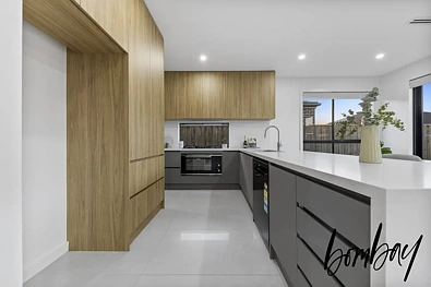 Kusina - 21 Apsley Drive, Mickleham, VIC 3064