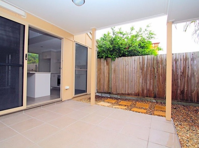 24 DANSIE ST, GREENSLOPES QLD 4120, 0 Schlafzimmer, 0 Badezimmer, Townhouse