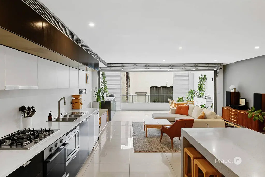Fortitude Valley 2 Bedroom Rare dual-level apartment, metres from James Street