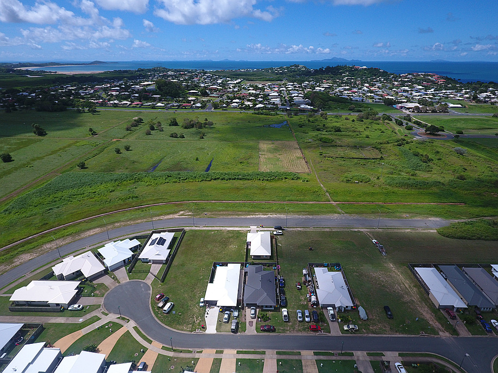 14 HENLEY CL, BLACKS BEACH QLD 4740, 0房, 0浴, Section