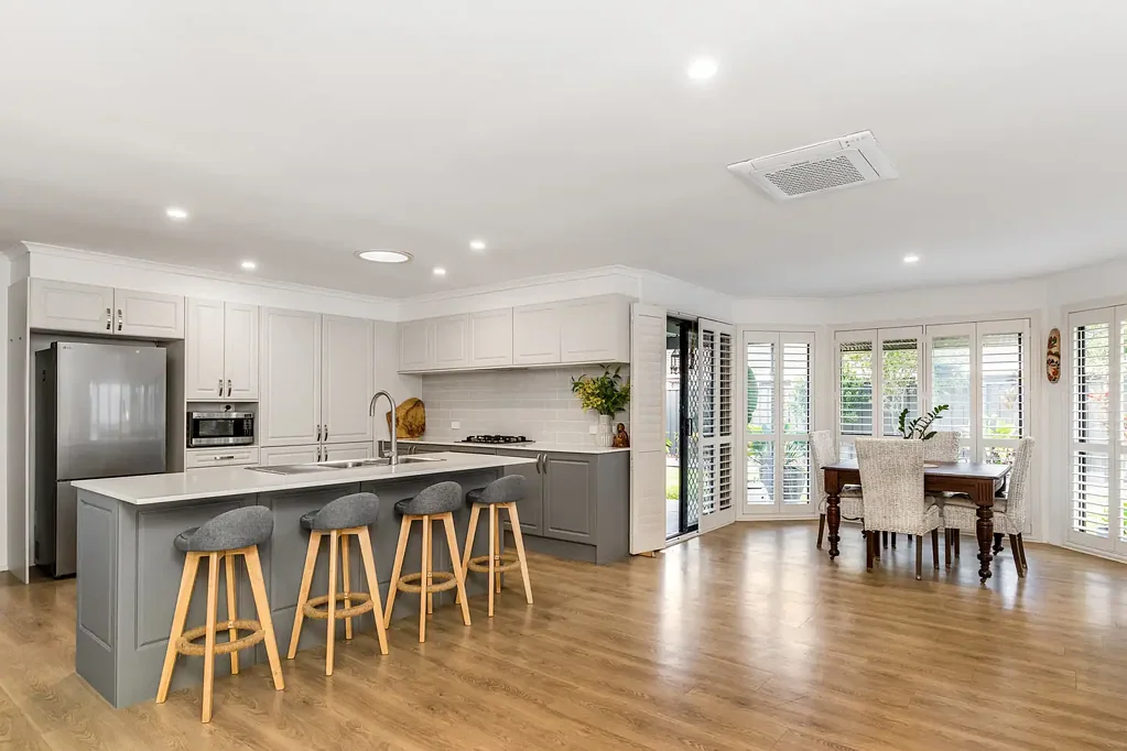 Tweed Heads 5कमरा SPACIOUS RENOVATED FAMILY HOME JUST 2KM FROM KIRRA BEACH.