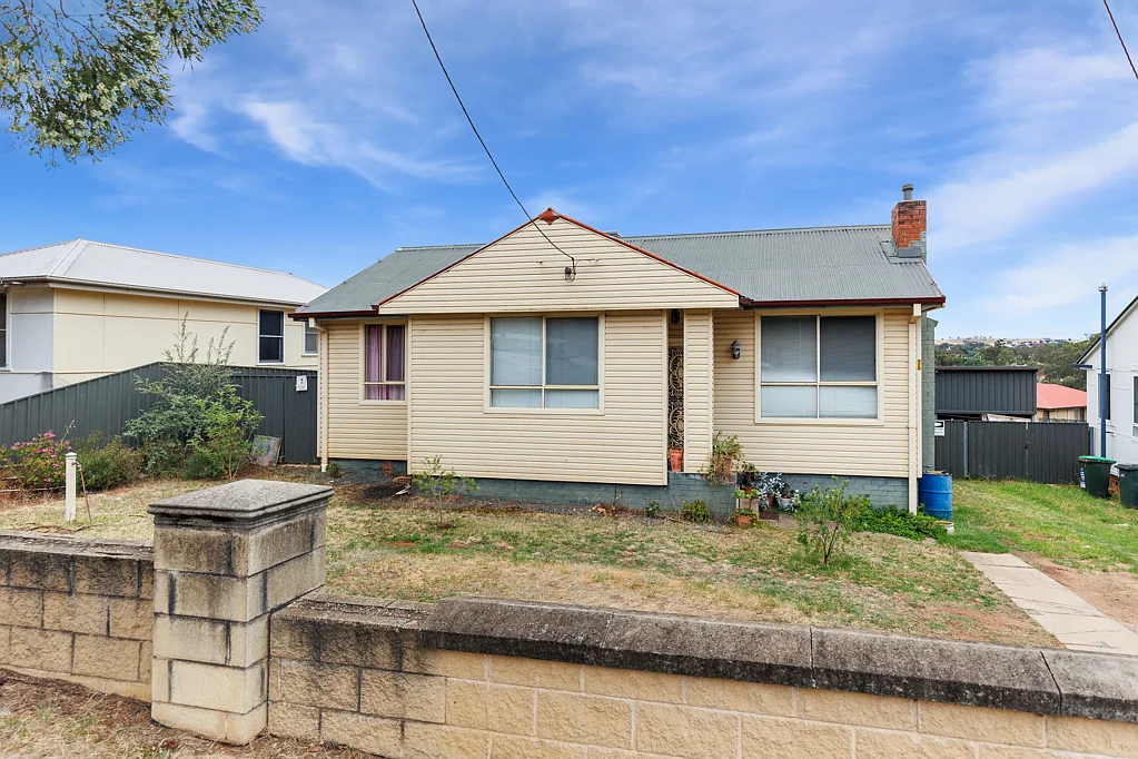 25 Anzac Avenue, Junee, NSW 2663