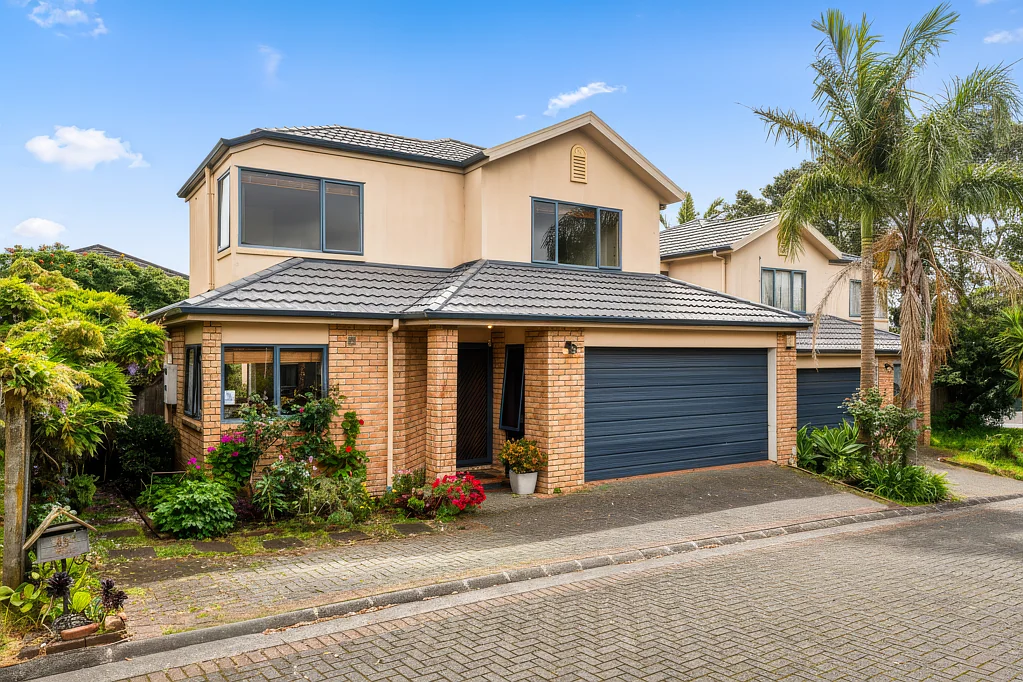 Goodwood Heights 3 Bedroom Do-Up Opportunity - "As is where is"