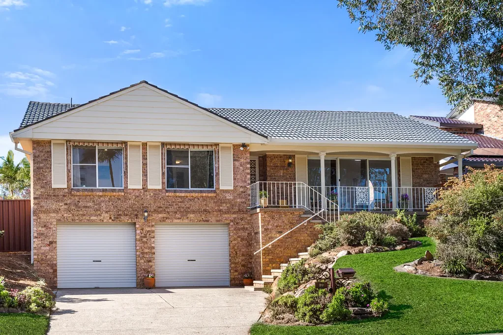 Kings Langley 4कमरा Blue-Ribbon Location with Family Appeal