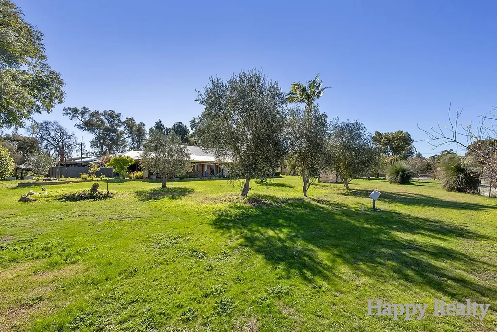 5 Livingstone Drive, Canning Vale, WA 6155