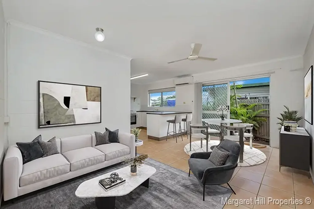 Hermit Park 2房  SOLID INVESTMENT IN A SMALL BLOCK OF FOUR - EXCELLENT LOCATION.