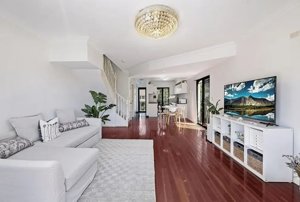 PENTHOUSE STYLE OASIS WITH FIVE BALCONIES IN THE HEART OF HURSTVILLE