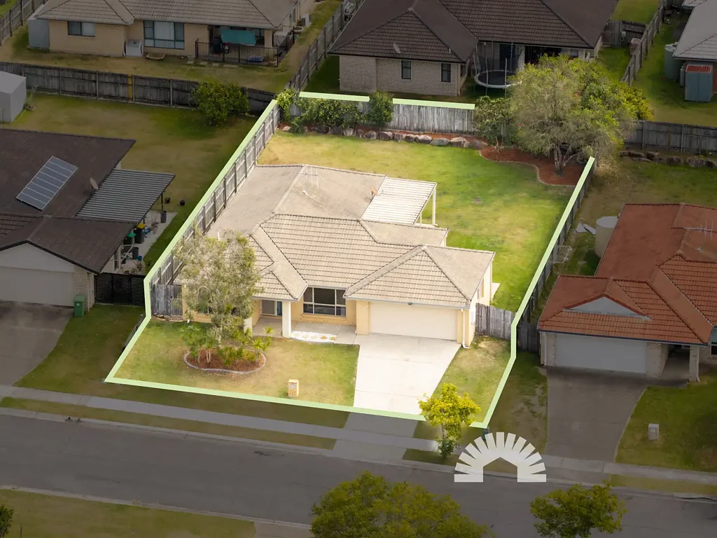 Morayfield 4બેડરૂમ Big Home, Bigger Block - Ready for the Pool, Shed or Game of Cricket