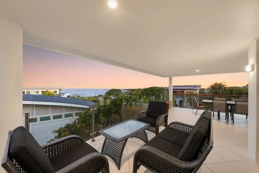 Skennars Head 4房  Ocean views and whale watching in prized Skennars Head enclave