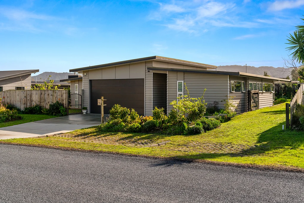 Mangawhai Heads 4 Bedroom 20 Marram Place, A Place To Call Home.