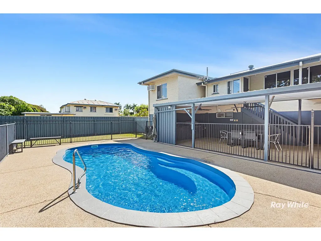 Berserker 4房  FAMILY LIVING  - POOL, SPACE & ENTERTAINING PERFECTION