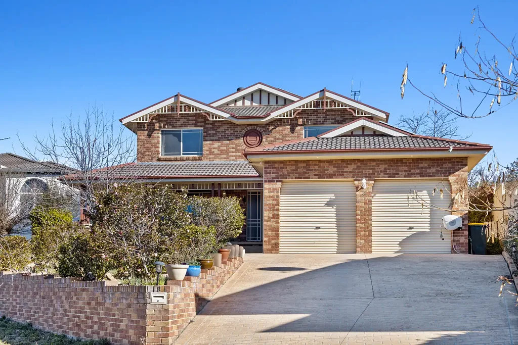 Karabar 5 Bedroom Your Forever Home Awaits: Modern Family Living in a Coveted Cul-de-Sac