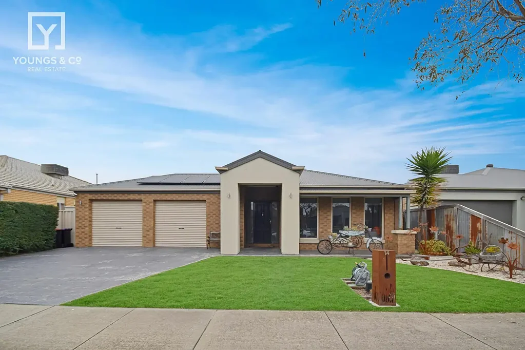 SOUTH SHEPPARTON WITH POOL
