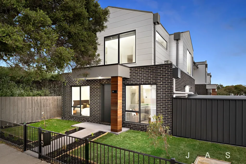 35 Blackshaws Road, Newport, VIC 3015