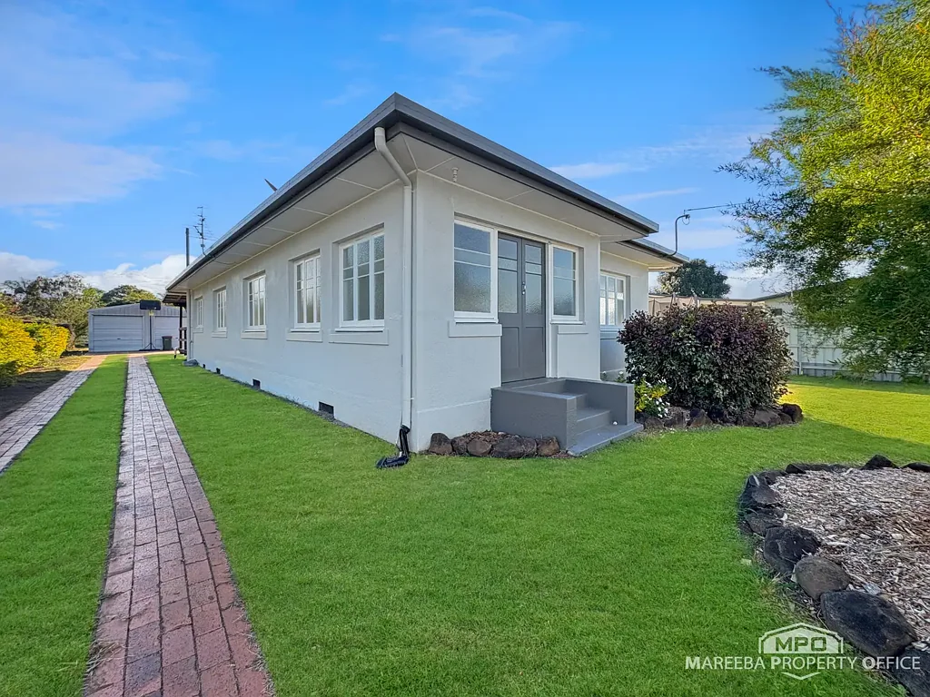 Mareeba 3房  SPACIOUS FAMILY HOME - SHED, DECK & WALK TO TOWN