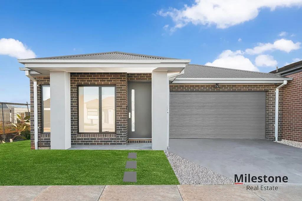 4-Bedroom Family Home in Prime Tarneit Location - Style, Space and Convenience, available for 12 months lease