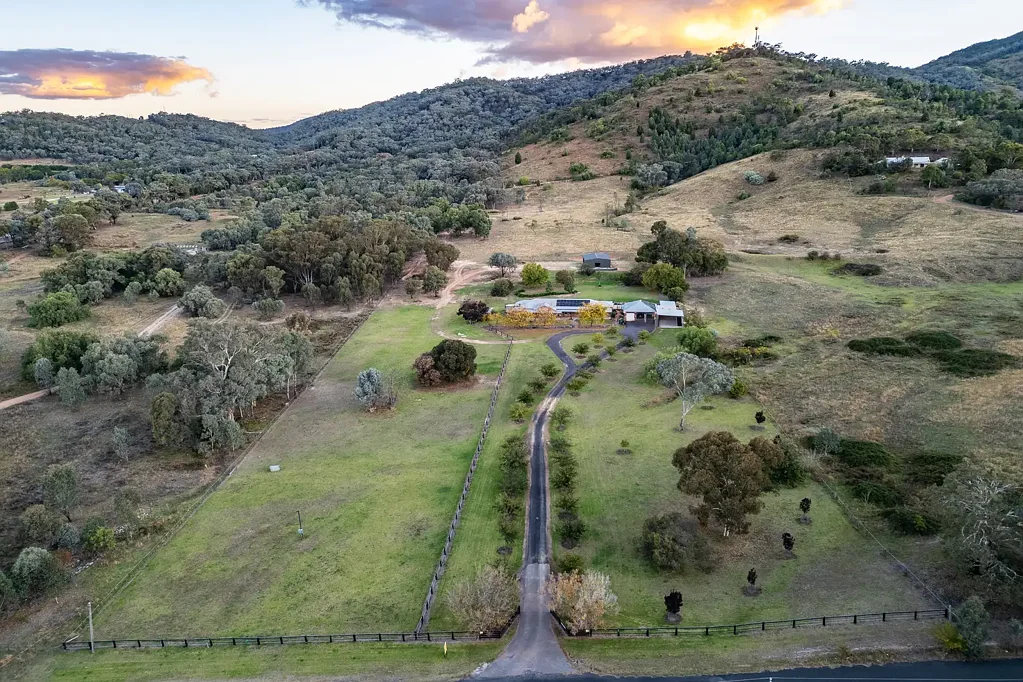 Mudgee 6房  Executive Acreage Living with Style, Space & Future Potential