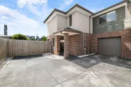 4/11 Bruce Street, Dandenong