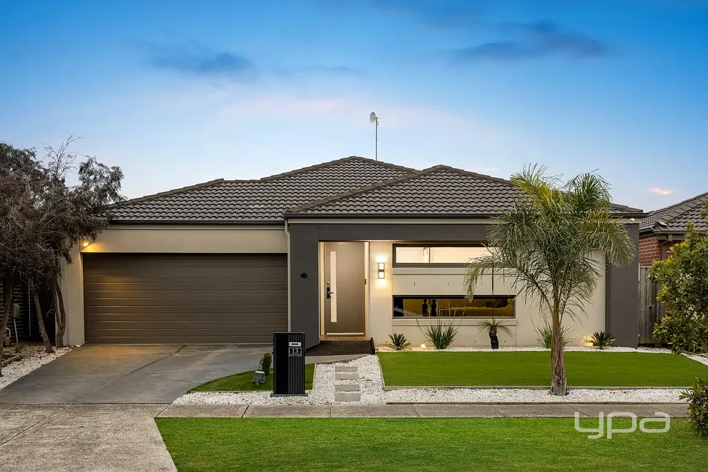 Point Cook 4ห้องนอน An Entertainer's Dream with Luxury Finishes & Smart Home Technology