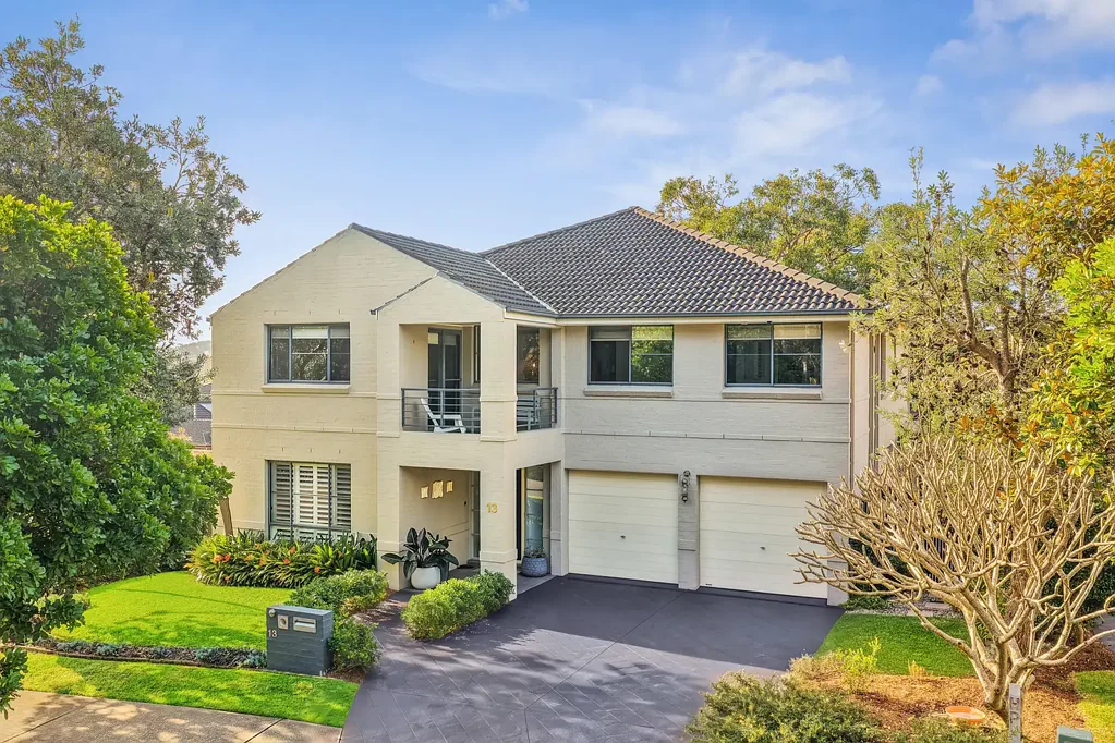 Bateau Bay 4બેડરૂમ Impressive family home with space, style and convenience