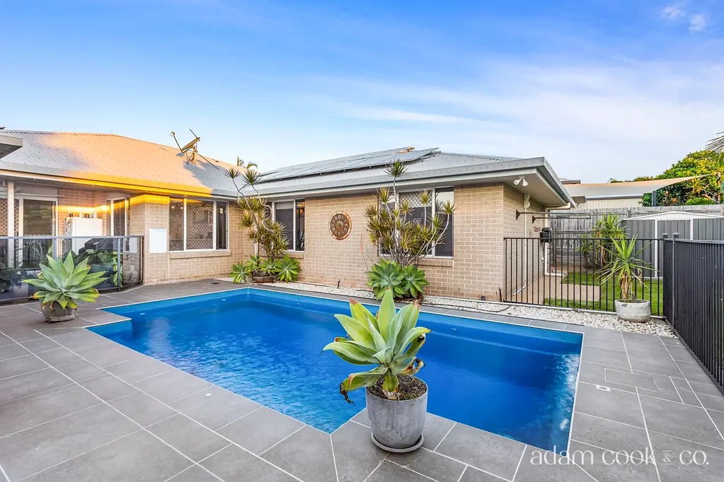 Lammermoor 4 Bedroom The Ultimate Family Entertainer – Spacious, Stylish & So Close to the Coast!