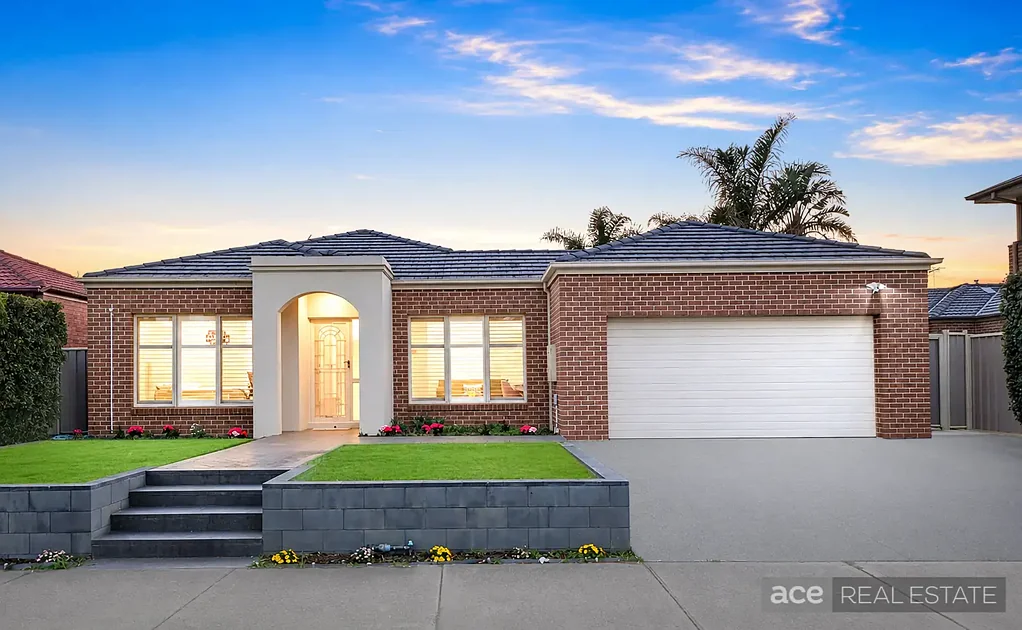 Point Cook 4Moenga Majestic Living on Grand Lennon BVD