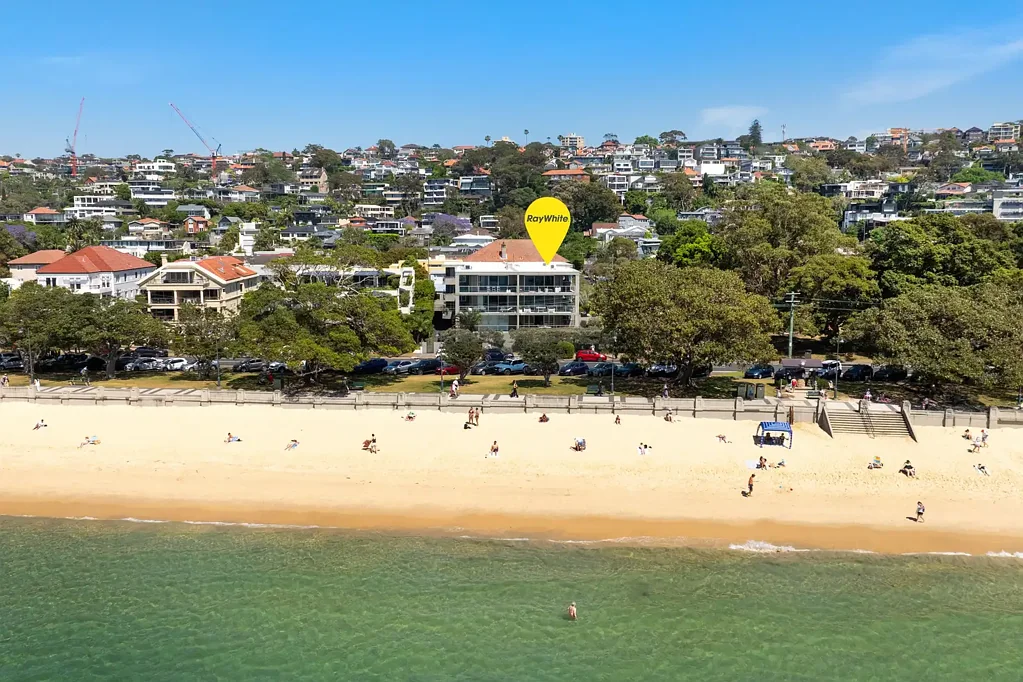 Mosman 3ਬੈੱਡਰੂਮ Beautiful beachside living on Balmoral's Esplanade