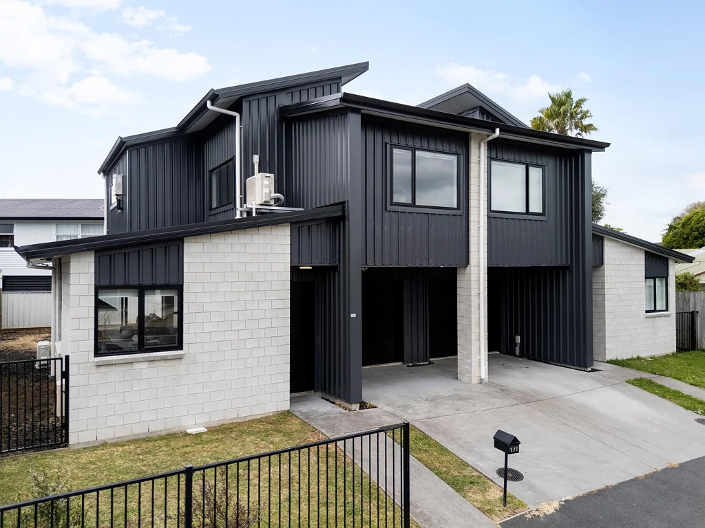 Glenview 3Zimmer MUST SELL - VENDORS HAVE PURCHASED