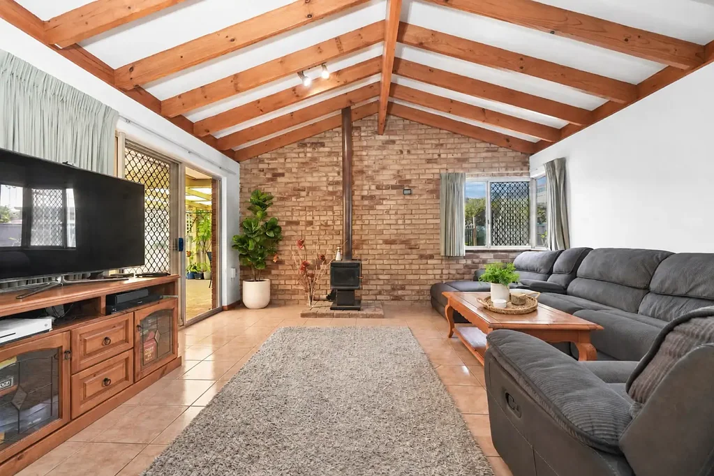 Duncraig 5Kwarto A Home Full of Potential in a Brilliant Location
