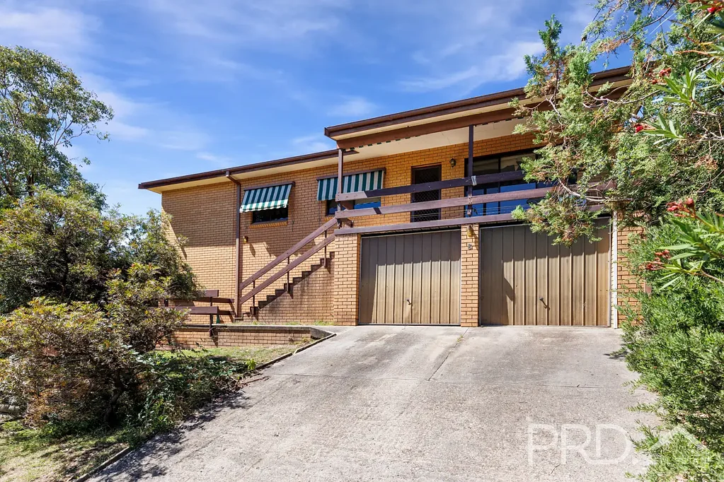 Tumut 3Zimmer High-Set with Scenic Views!