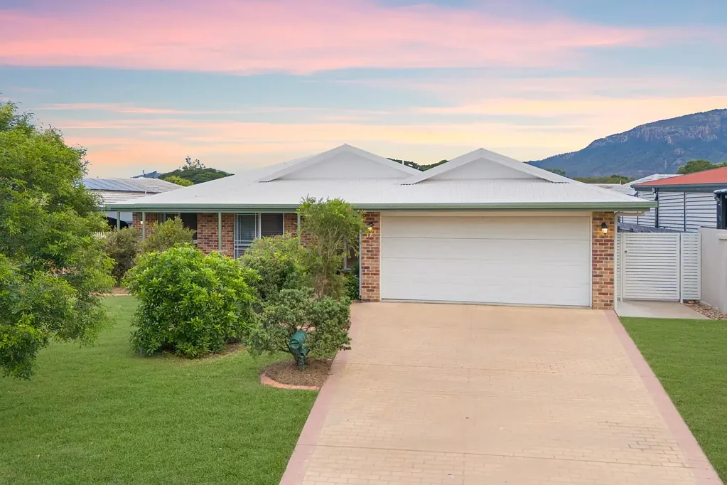 Annandale 4ਬੈੱਡਰੂਮ The Ultimate Family Lifestyle Home with Pool, Studio and Luxury Finishes
